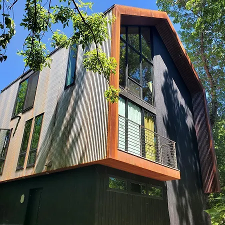 This Deluxe Modern New 3-Story Home With Central Ac Offers The Best Of Bozeman!